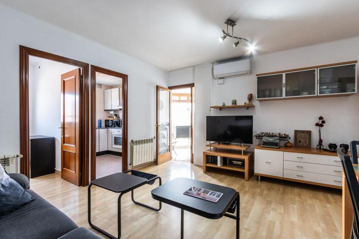 PISO REFORMADO CON ESTILO, COMODIDAD Y EXCELENTE UBICACION photo 0