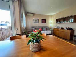 ¡No Busques Más! El Eixample de Sabadell Te Espera: Luminoso, 4 Habitaciones y agradable Balcón photo 0