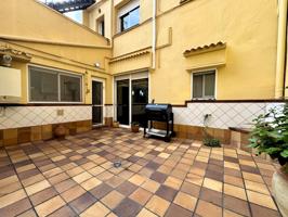¡Vive en la Creu Alta! Casa de 163 m² con patio, parking y eficiencia energética photo 0