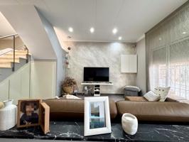 ¡Vive en la Creu Alta! Casa de 163 m² con terraza, parking y eficiencia energética photo 0