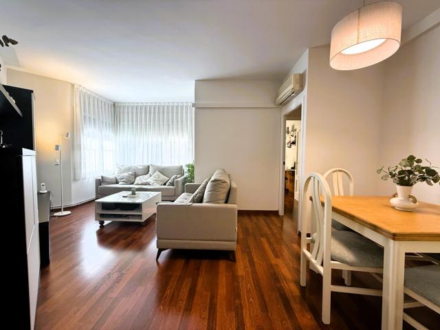 Piso reformado en Sabadell Creu Alta – 4 habitaciones, exterior y luminoso photo 0