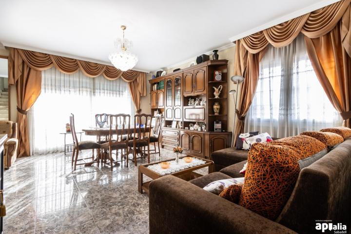 CASA ADOSADA UNIFAMILIAR A CAN RULL photo 0