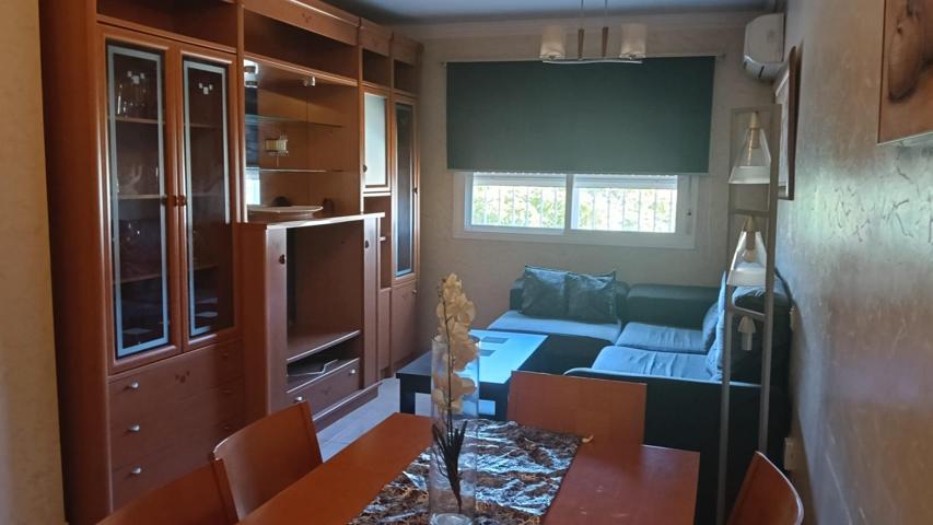 MAGNIFICO PISO EN HUERCAL-SÓLO FUNCIONARIOS photo 0