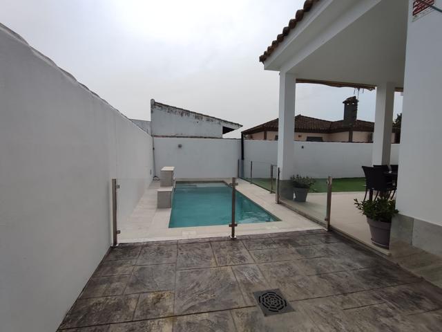 ESPECTACULAR CHALET EN CHICLANA photo 0