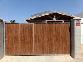 PARCELA CON CHALET DE MADERA photo 0