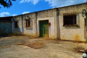 Terreno con nave photo 0