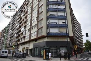 A la venta local en chaflán. Planta baja 91 m2 y amplio sótano en C- Jorge Cocci angular Alvira Lasierra photo 0