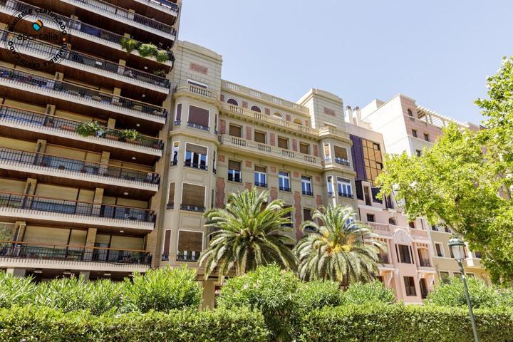Exclusiva vivienda de 170 m2 útiles, reformada, en el mismo Paseo Sagasta photo 0