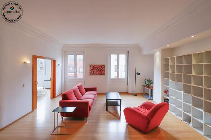 ¿Buscas algo especial? Piso de unos 95 m2 distribuido en 2 dormitorios (Posibilidad 3). Edificio catalogado en C- Conde Aranda photo 0