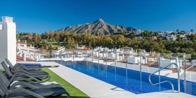 Maravilloso apartamento de tres dormitorios ubicado en La Campana, Nueva Andalucía. photo 0