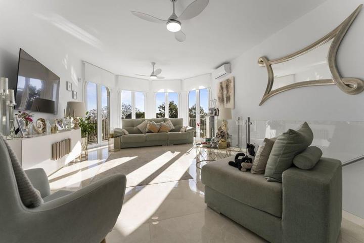 Villa renovada con impresionantes vistas en Mijas photo 0
