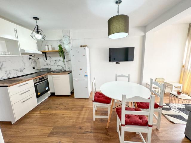 ¡Oportunidad en el corazón de Torremolinos! Piso reformado de 3 dormitorios listo para entrar a vivi photo 0