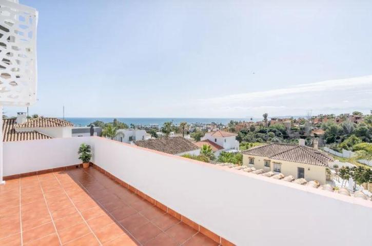 Villa de estilo andaluz ofrece impresionantes vistas al mar photo 0