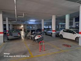 Plaza de garaje en buena urbanización , detrás en el Parque Myramar photo 0