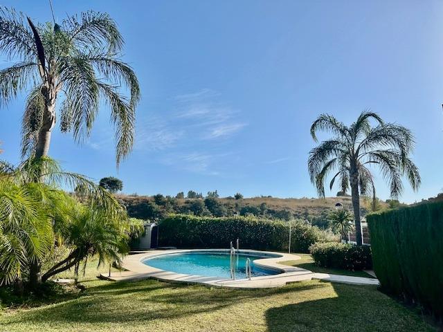 Fantástico apartamento en Mijas Costa con amplia terraza, piscina, trastero y garaje photo 0