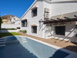 Magnifica villa situado en Fuengirola, en la zona Sohail. photo 0