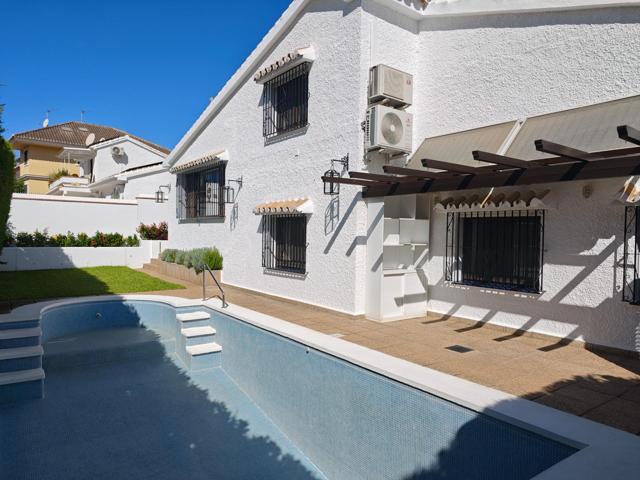 Magnifica villa situado en Fuengirola, en la zona Sohail. photo 0