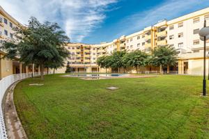 PISO CON TRES DORMITORIOS Y PISCINA EN CASTELLÓN (UJI) photo 0