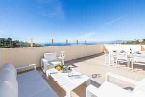 Ático En venta en Alto De Los Monteros, Marbella photo 0