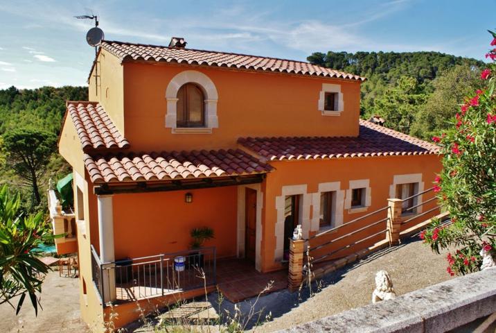 Bonita casa en zona residencial Begur, con vistas al valle y bosques cercanos. photo 0