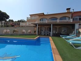 Magnífica casa con piscina, terrazas soleadas y vista al mar y las islas Medass photo 0