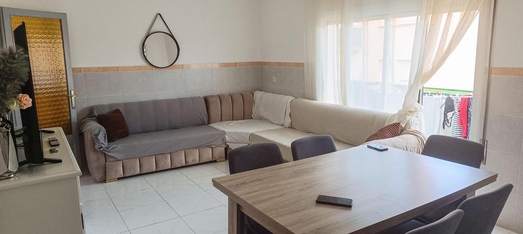 Oportunidad. PIso amplio de 4 dormit baño y aseo, balcón con vista lateral al mar zona Hospital photo 0
