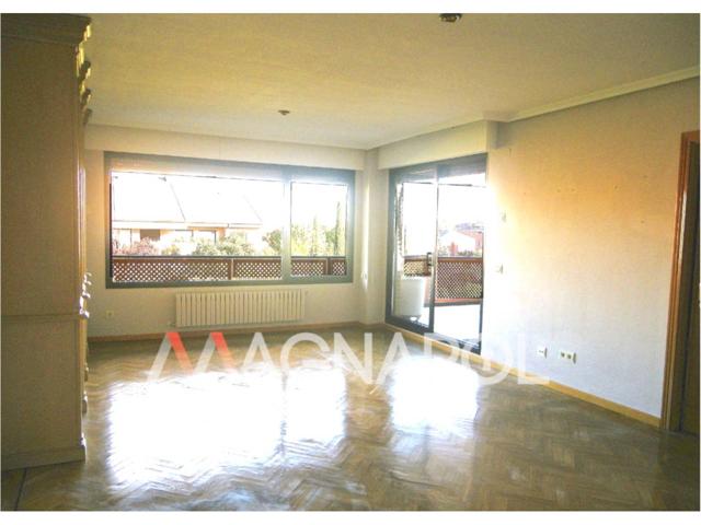 Piso en alquiler en Encinar de los Reyes photo 0