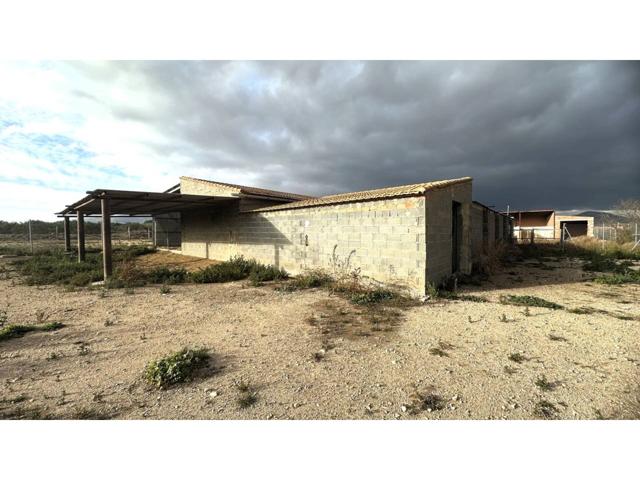 🏡 ¡Gran oportunidad en Caudete! Parcela rústica con edificaciones y múltiples posibilidades 🏡 photo 0