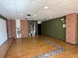 Local comercial en alquiler photo 0