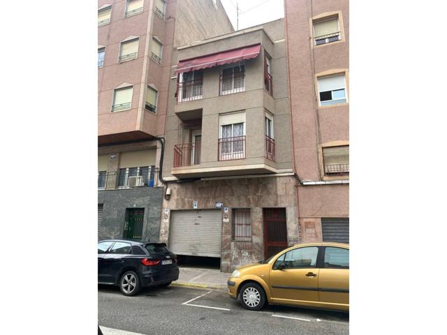 Edificio en venta en Carrús Este-Camí dels Magros photo 0