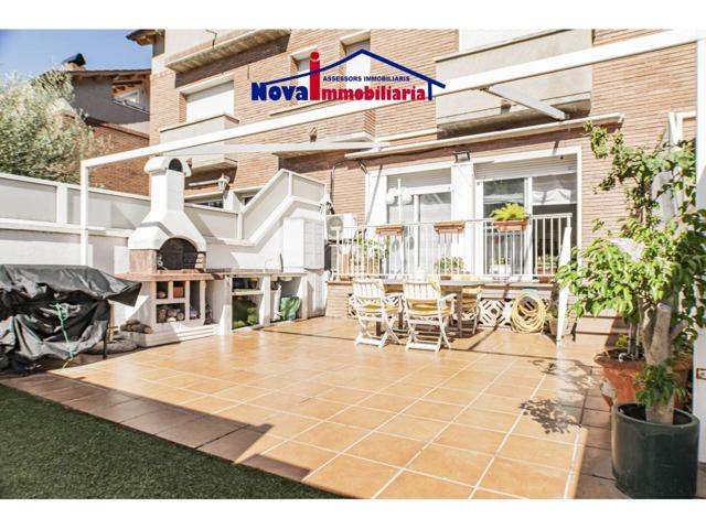 Espectacular Casa Adosada con entrada a pie de calle photo 0