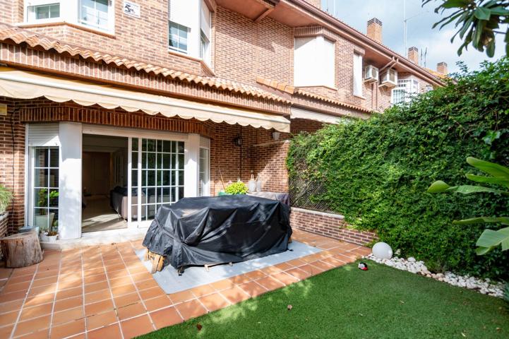 Unifamiliar Pareada En alquiler en Arturo Soria-Quinta Los Molinos, Madrid photo 0
