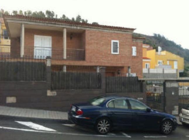 Casa En venta en Calle Lentisco, 12, Los Castillos-Los Portales-Visvique, Arucas photo 0