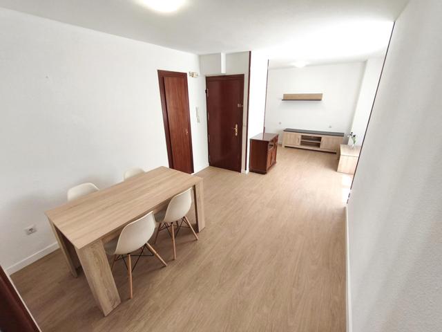 Vivienda en alquiler de tres dormitorios en el barrio de Benalúa photo 0