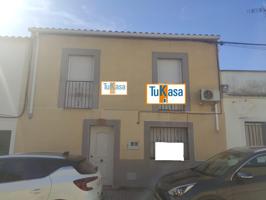 Gran oportunidad de venta de casa de dos plantas en Garrovillas de Alconetar. !! pasanos tu oferta!!! photo 0