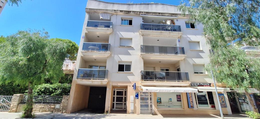 Piso a la venta en segunda línea de mar photo 0