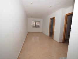 SE VENDE PISO EN BADALONA, ZONA LLEFIÀ photo 0