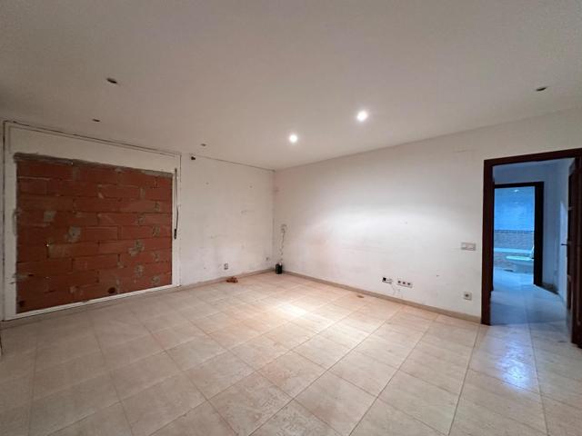 SE VENDE PISO EN MATARO, ZONA CERDANYOLA NORD photo 0