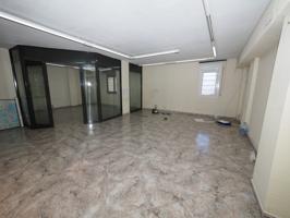 SE VENDE LOCAL COMERCIAL DE 206M2 EN TERRASSA, ZONA CEMENTIRI VELL photo 0