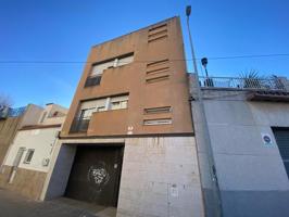 SE VENDE PLAZA DE APARCAMIENTO EN SABADELL. ZONA POBLENOU photo 0