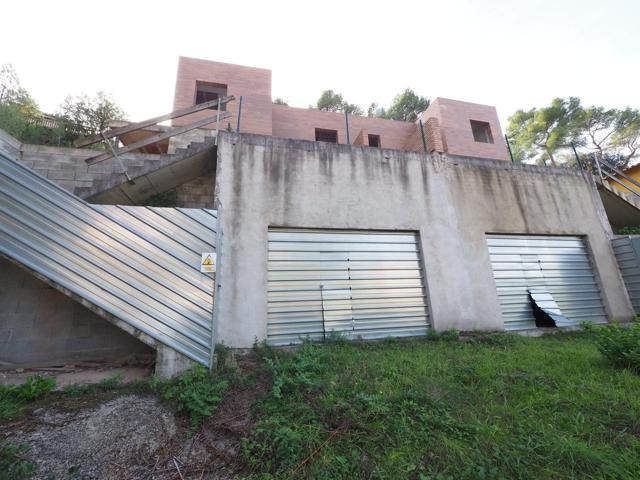 SE VENDE CASA BIFAMILIAR EN CONSTRUCCIÓN EN CASTELLAR DEL VALLES, ZONA BALCO S LLORENÇ photo 0
