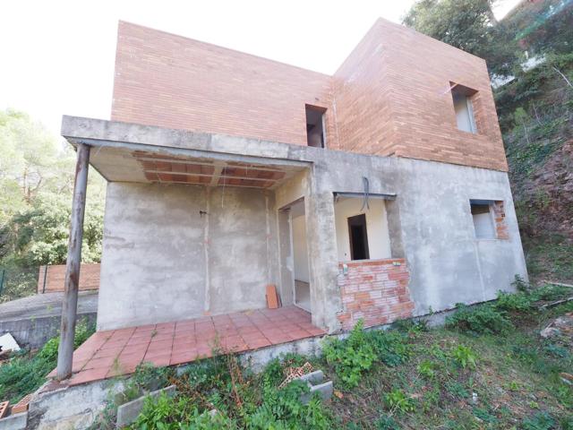 SE VENDE CASA BIFAMILIAR EN CONSTRUCCIÓN EN CASTELLAR DEL VALLES, ZONA BALCO S LLORENÇ photo 0