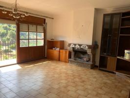 SE VENDE CASA ADOSADA EN SANT LLORENÇ SAVALL, ZONA CENTRO photo 0