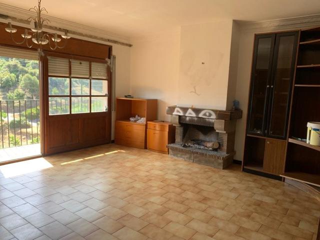 SE VENDE CASA ADOSADA EN SANT LLORENÇ SAVALL, ZONA CENTRO photo 0