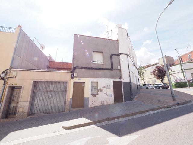 SE VENDE CASA ADOSADA EN TERRASSA, ZONA CA N'ANGLADA photo 0