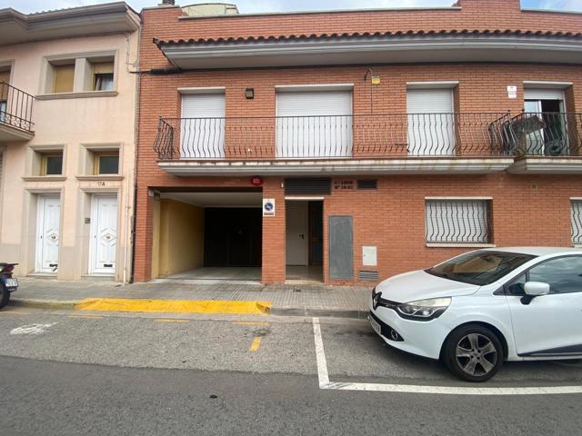 SE VENDE PLAZA DE APARCAMIENTO EN RUBÍ photo 0