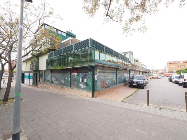 SE VENDEN DOS LOCALES COMERCIALES EN TERRASSA, ZONA ESPORTIVA photo 0