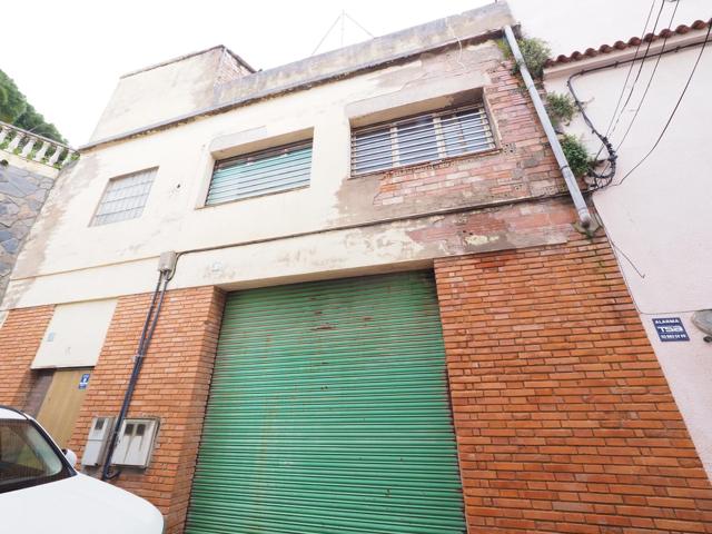 SE VENDE CASA ADOSADA EN OLESA DE MONTSERRAT photo 0