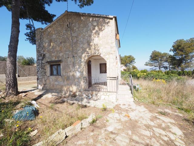 SE VENDE CASA EN LA TORRE DE CLARAMUNT, ZONA LES PINEDES DE L'ARMENGOL photo 0