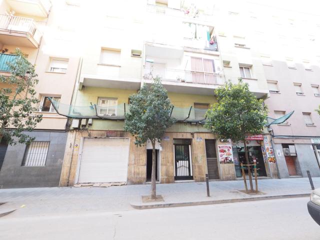 SE VENDE LOCAL COMERCIAL EN MONTCADA I REIXAC, ZONA LA RIBERA photo 0